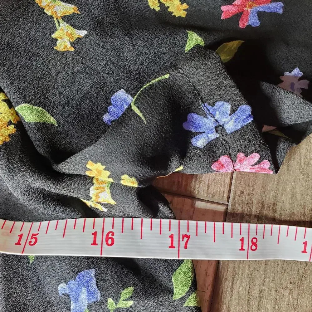 Sienna Sky Black Floral Short Sleeve Blouse Women's Size XS NWOT - Picture 7 of 16